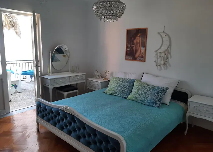 Alanis Guest house 3*